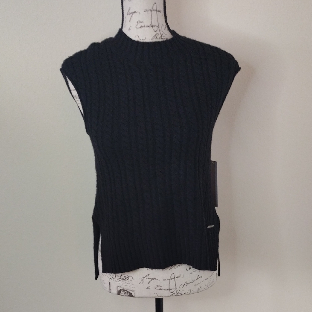 Black Sleeveless Cable Knit Sweater
